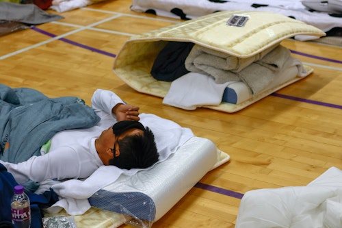 Σε φωτογραφίες: Μέσα σε κέντρο εκκένωσης