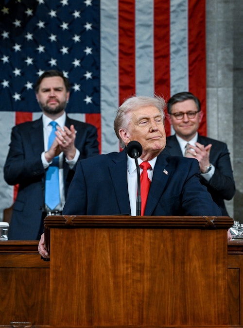 ट्रंप की आर्थिक मामलों पर टिप्पणी मध्यावधि चुनावों को प्रभावित कर सकती है।