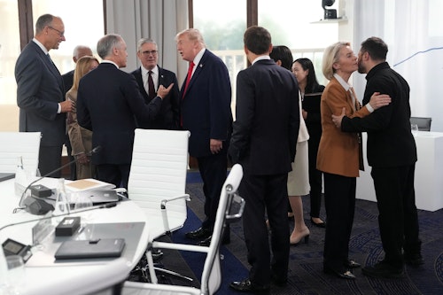 In pictures: Leaders arrive for the first session earlier