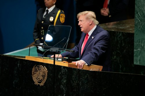 Trump dice que tiene que tomar una "decisión importante" sobre Irán.